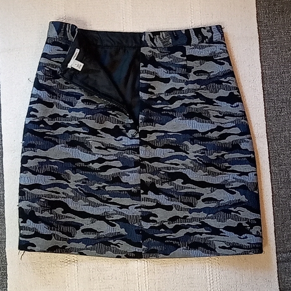 Blue camo A-line skirt - Picture 3 of 5